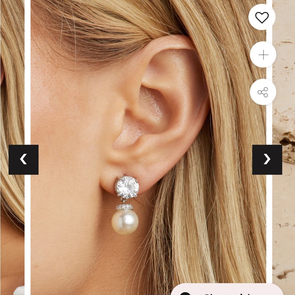 UNTAMED PETALS Silver and Pearl Melanie Earrings